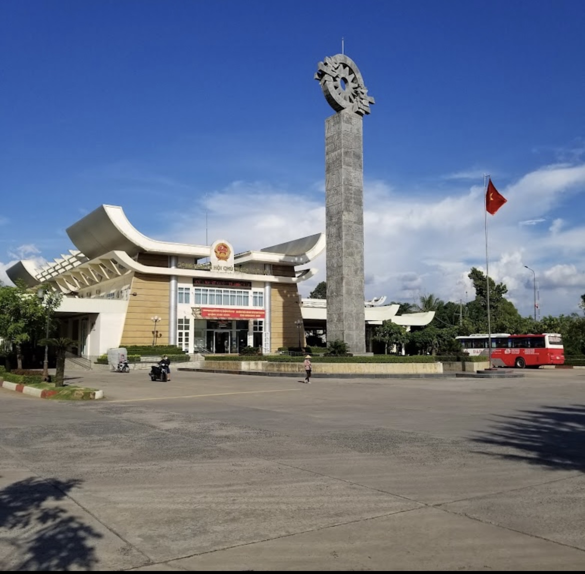 Thuê xe đi cửa khẩu mộc bài tại thành phố Hồ Chí Minh